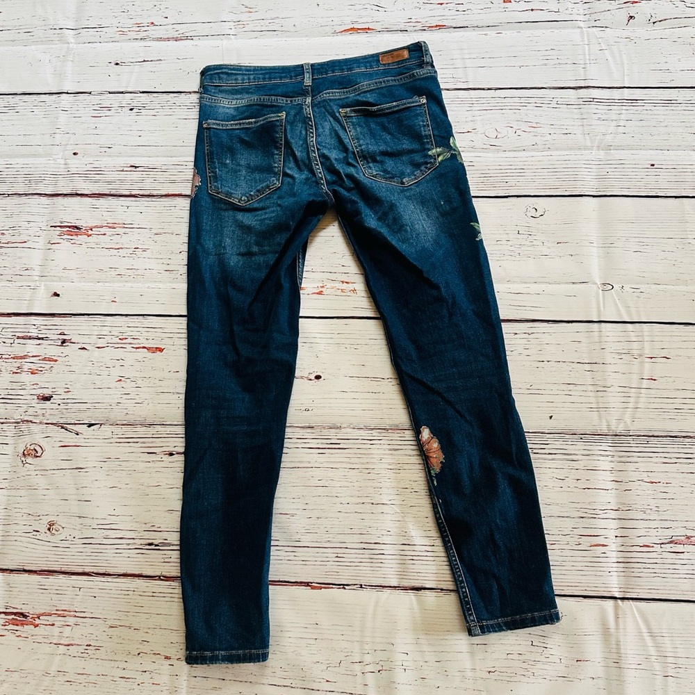 Zara Blue Skinny Jeans with Vintage Floral Pattern - Picture 3 of 5